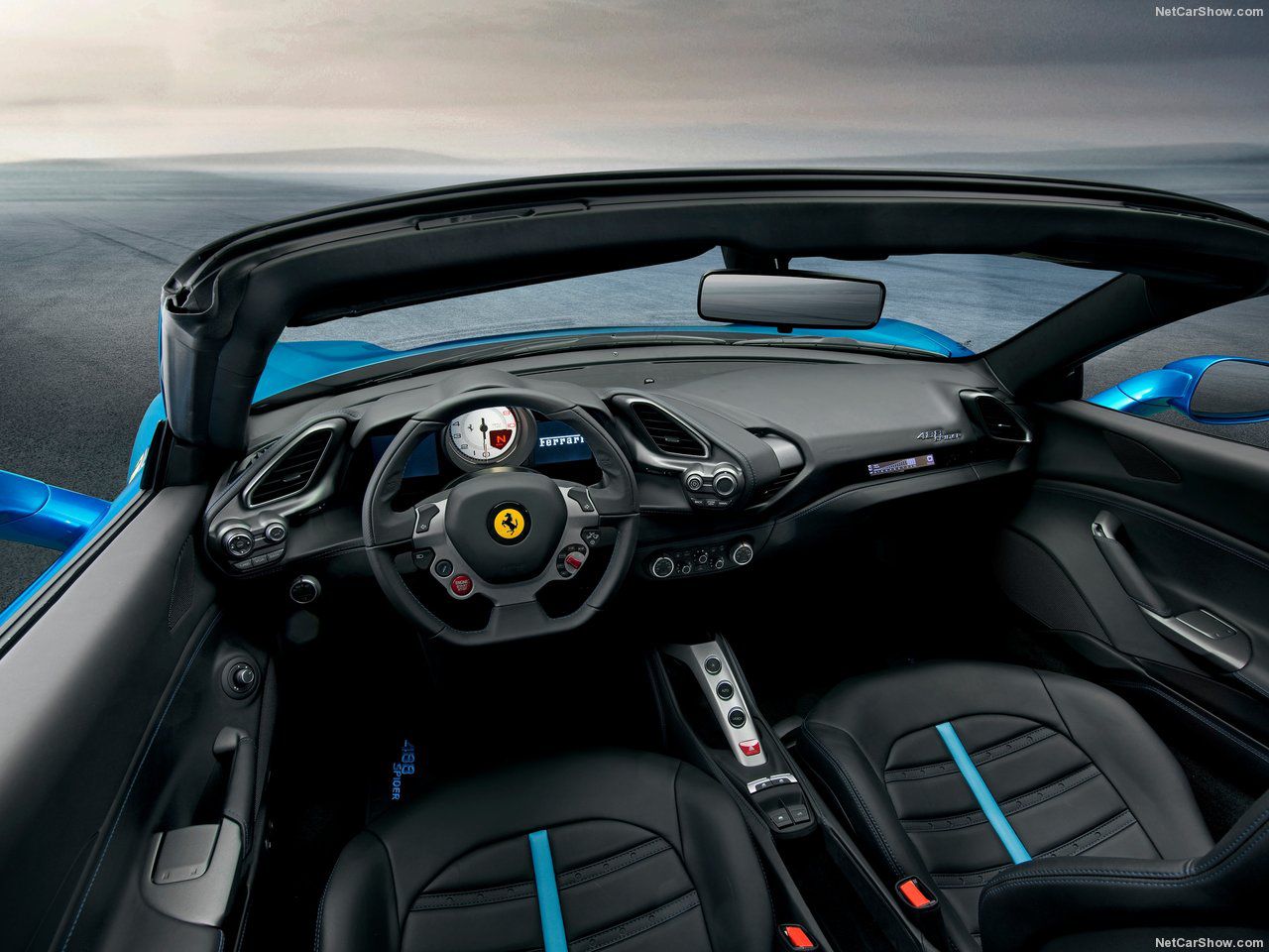 Ferrari 488 Spider: Nejvýkonnější otevřené Ferrari dá stovku za 3 sekundy a střechu dolů za 14
