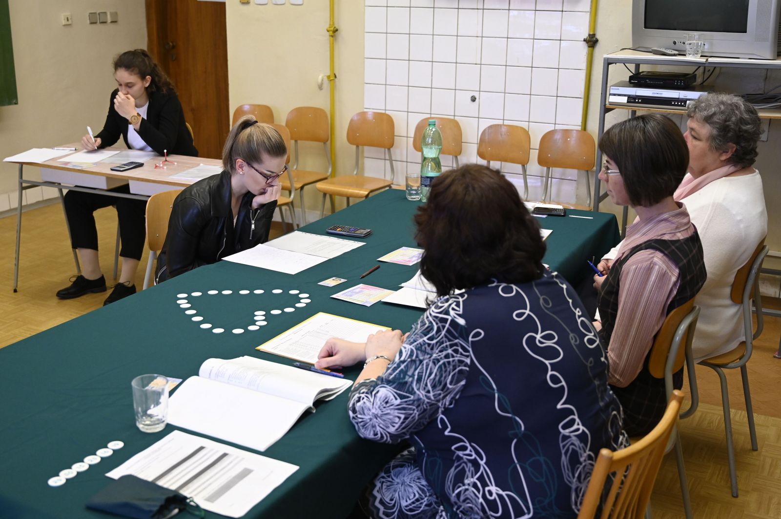 Vysokoškoláci podpisujú petíciu za zrušenie štátnic. Nepáčia sa im odpustené monitory ani maturity