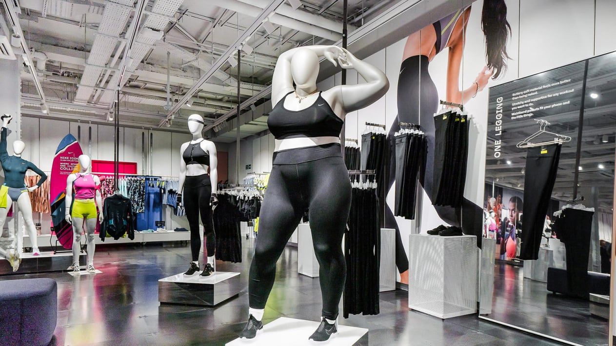 Nike v predajniach predstavilo plus-size figuríny. Chce, aby športovali všetci bez rozdielu
