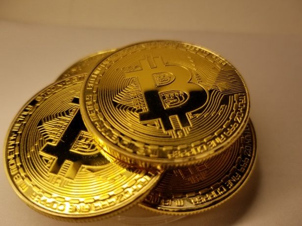 Bitcoin sa konečne vyšplhal nad 6 000 dolárov. Kryptomena hranicu pokorila po dlhých 6 mesiacoch