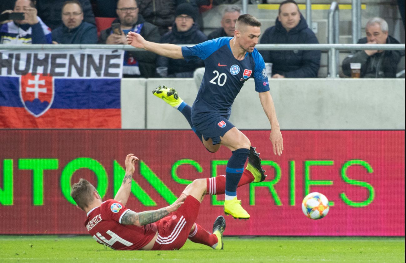 Slovensko porazilo Maďarsko. Naši futbalisti odprevadili súpera späť domov po dvojgólovej výhre