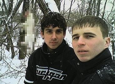 Vraždy si točili na video a potom sa obetiam chodili vysmievať na pohreby. Mladí Ukrajinci zabili 21 ľudí za menej ako mesiac
