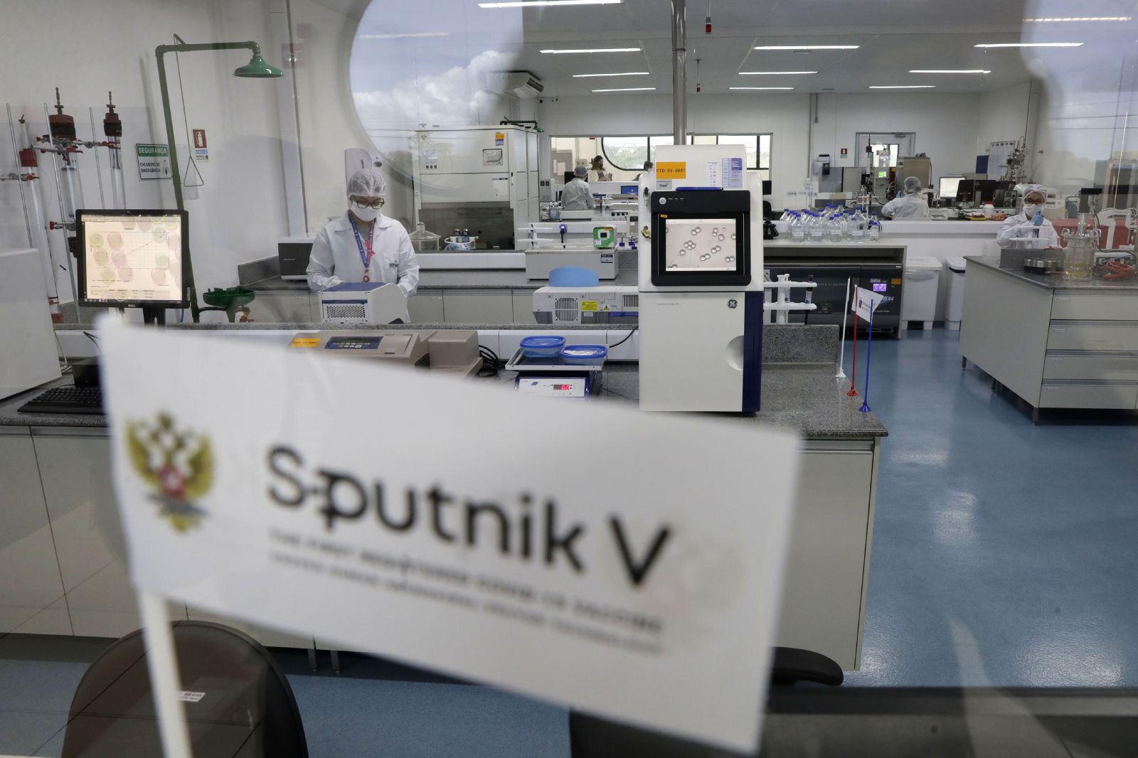 Sputnik V nech posúdi Európska lieková agentúra, odkazuje ŠÚKL vláde, ktorá chcela ruskú vakcínu dovážať čo najskôr bez schválenia