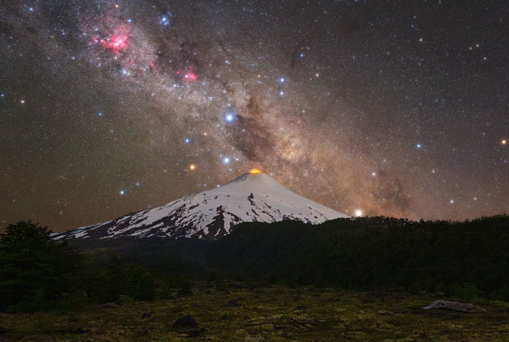 Slovák svojou fotkou zahviezdil v NASA. Vybral sa kvôli nej pod jednu z najaktívnejších sopiek, ale výsledok stojí za to