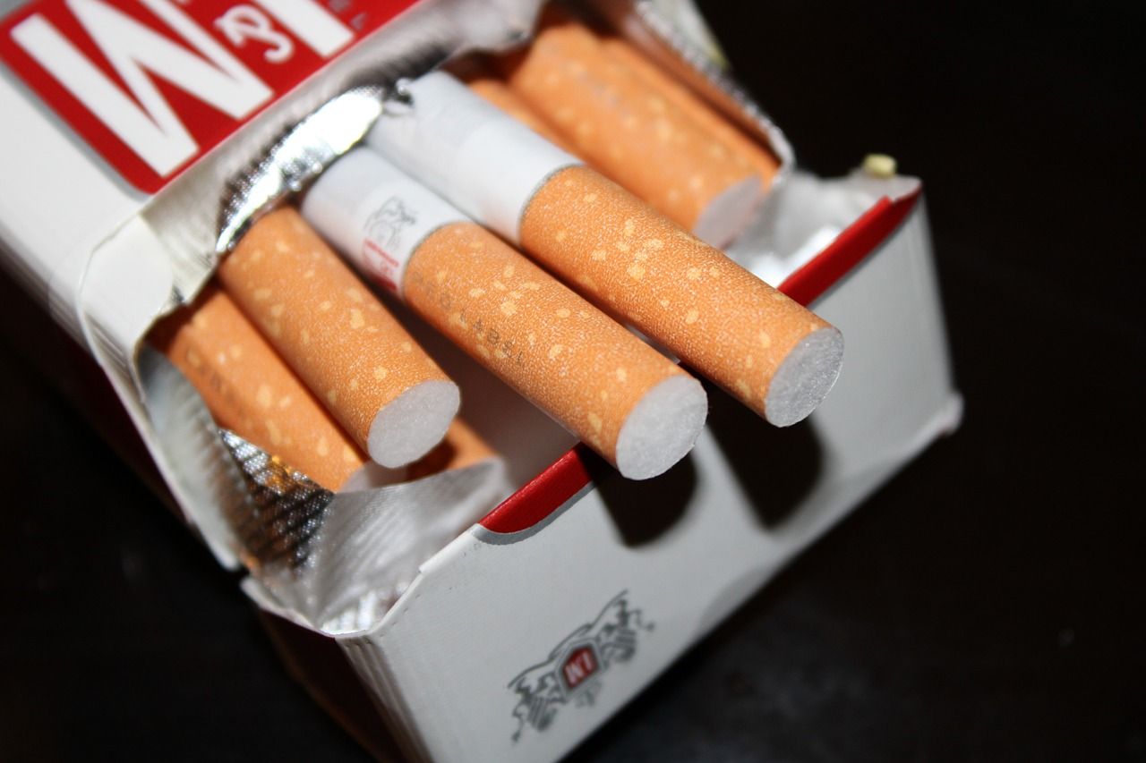 Cigarety po víkende zdražejú o desiatky centov. Fajčiari budú môcť krabičky za nižšie ceny dokúpiť, ale záujem bude obrovský