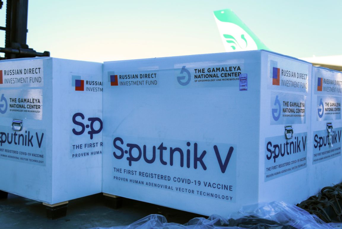Ako funguje vakcína od AstraZeneca? Je vôbec bezpečná? A budeme sa musieť očkovať každý rok? Toto sú odpovede na tvoje otázky