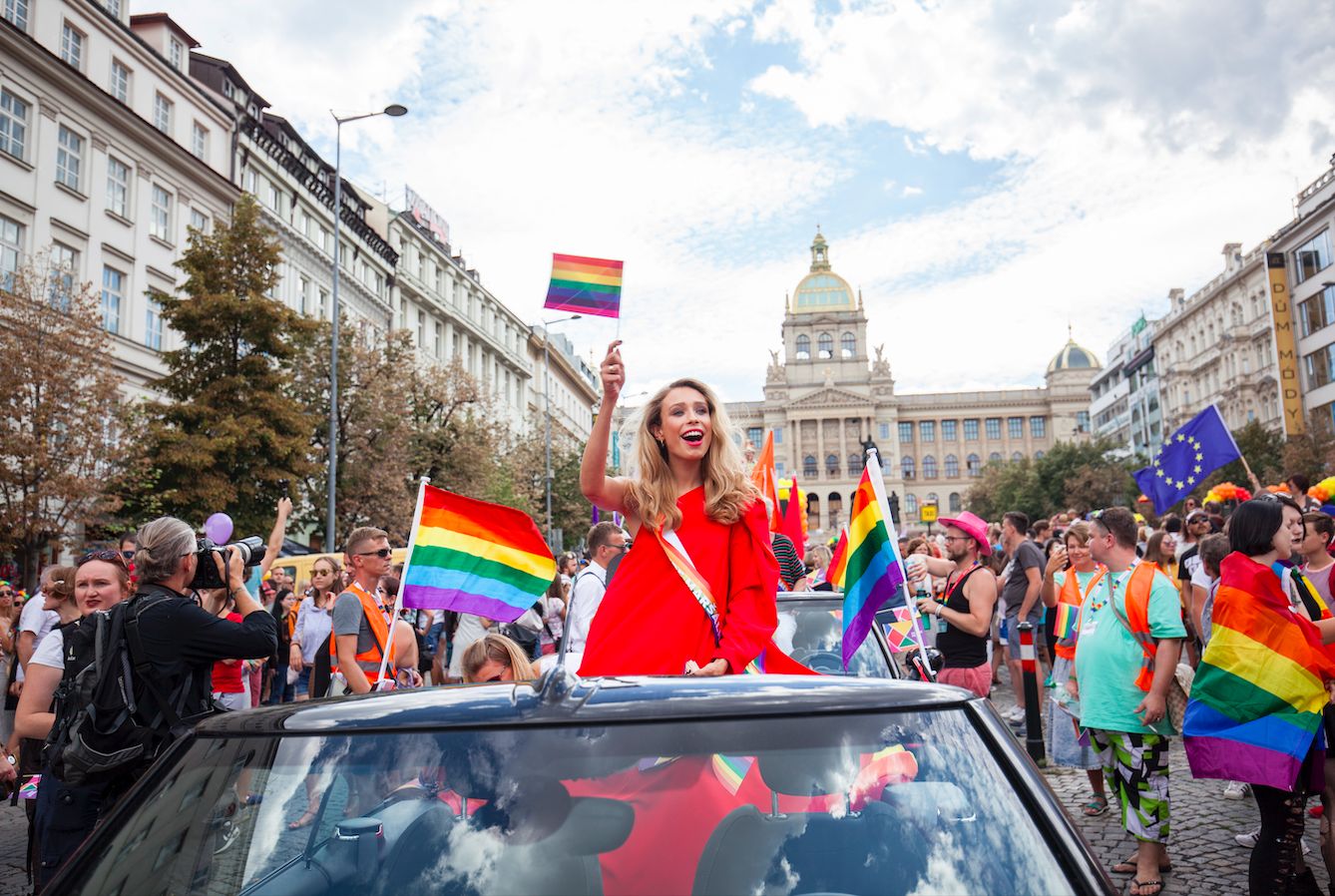 Policisté chodí hlídat Prague Pride rádi, ve vzduchu se vznáší láska, říká mluvčí festivalu