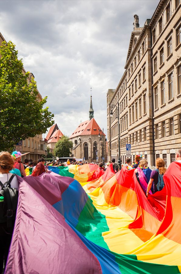 Policisté chodí hlídat Prague Pride rádi, ve vzduchu se vznáší láska, říká mluvčí festivalu