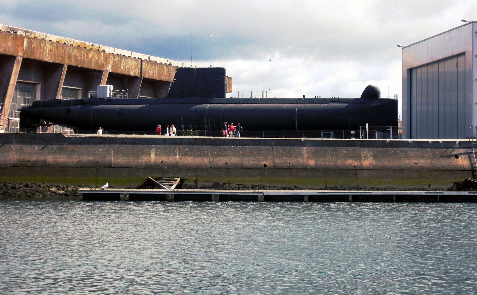 Pozostalí neprestali dúfať ani po 51 rokoch, ponorku, v ktorej zomrelo 52 námorníkov sa podarilo nájsť