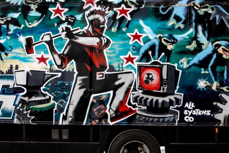 Keď Banksy na kamióne pracoval, bol úplne neznámym chlapcom, teraz sa ide dražiť a suma má výrazne prekročiť milión