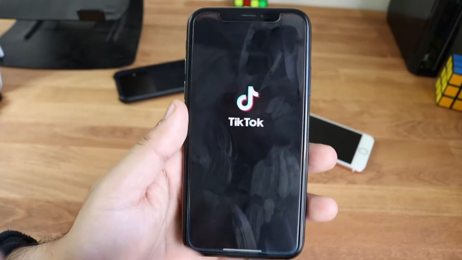 Aplikácia Tik Tok rastie na popularite každým dňom, Instagram začína proti konkurencii bojovať. Opäť kopírujú