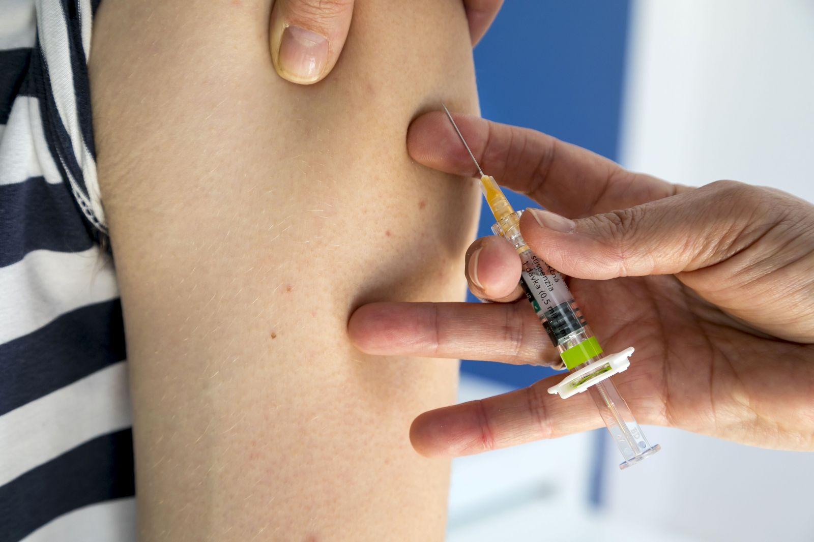 Ak by bola dostupná vakcína na koronavírus, zaočkovalo by sa len 40,9 percenta Slovákov, tvrdí prieskum