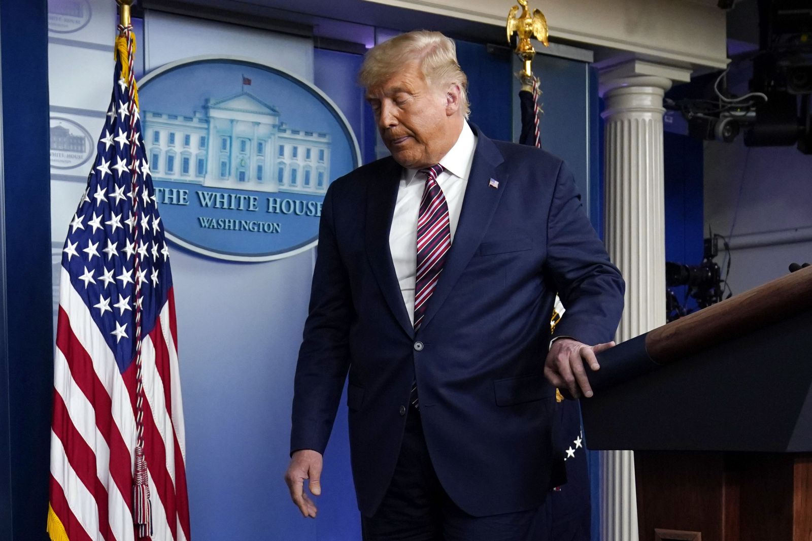 Joe Biden je pripravený vyhrať prezidentské voľby v USA. Donald Trump tvrdí, že nemá v pláne uznať porážku