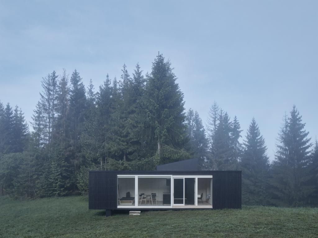 Toto sú najlepšie stavby za rok 2019: Romatická chata ukrytá v lese na Donovaloch či park postavený na cintoríne
