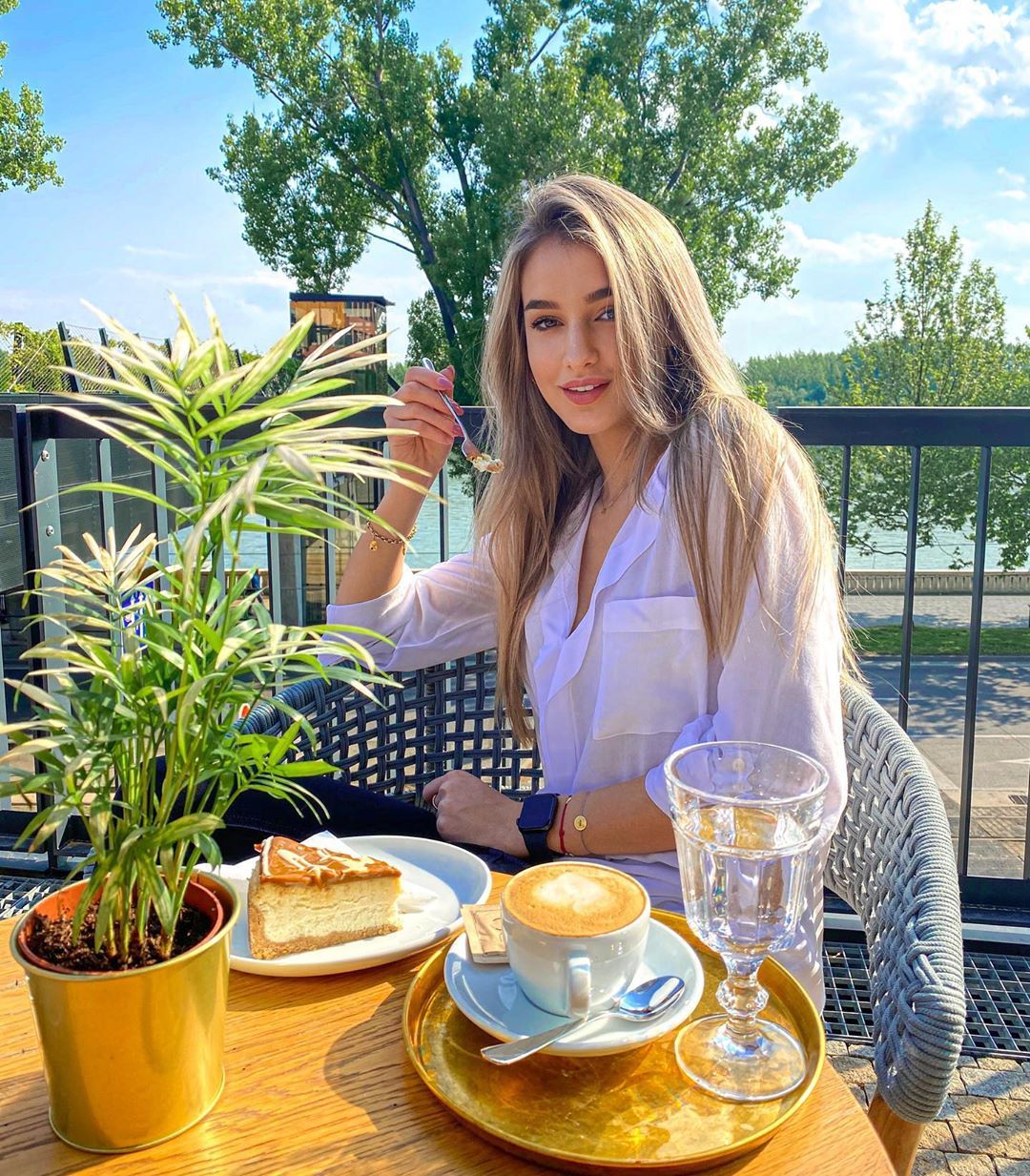 Miss Slovensko Leona Novoberdaliu: Nie všetky missky sú hlúpe. Inteligentná žena nemá dôvod hanbiť sa za svoj výzor (Rozhovor)