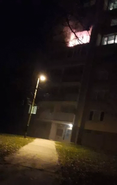 V Košiciach evakuujú bytovku. Na 5. poschodí malo dôjsť k explózii plynu, evidujú zranených
