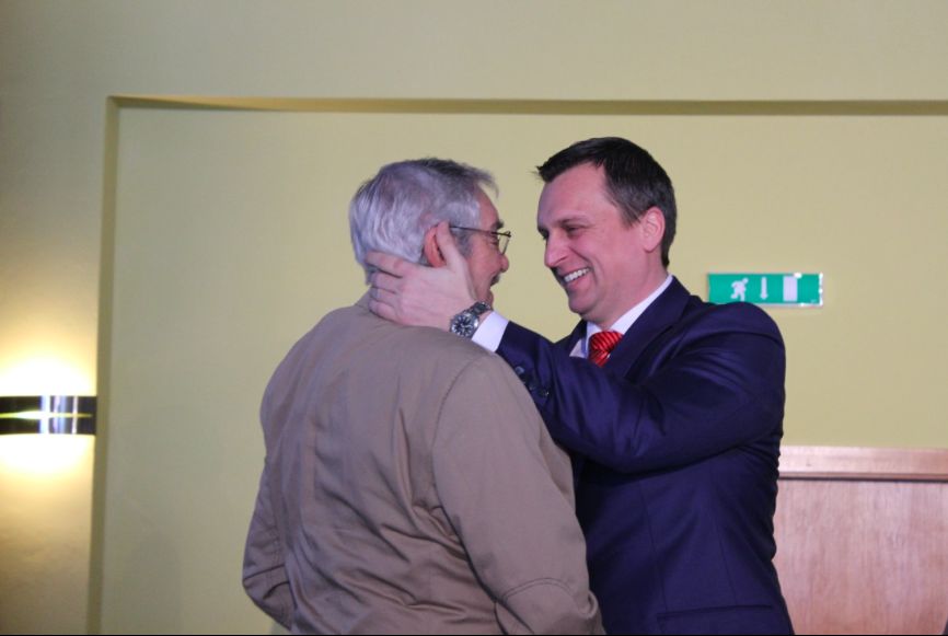 Predseda SNS Andrej Danko a herec Štefan Kvietik počas odovzdávania Radu Martina Rázusa v roku 2015