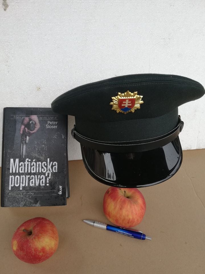 Od policajného funkcionára k spisovateľovi