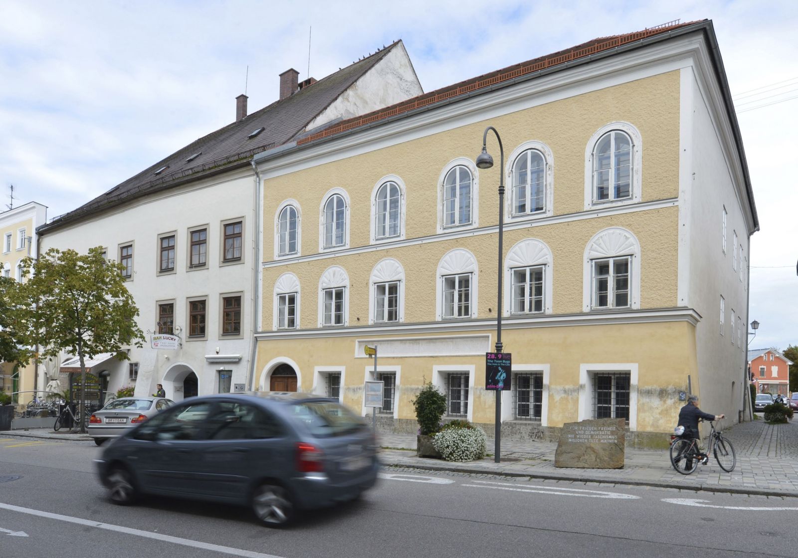 Dom, v ktorom sa narodil Adolf Hitler (2012)