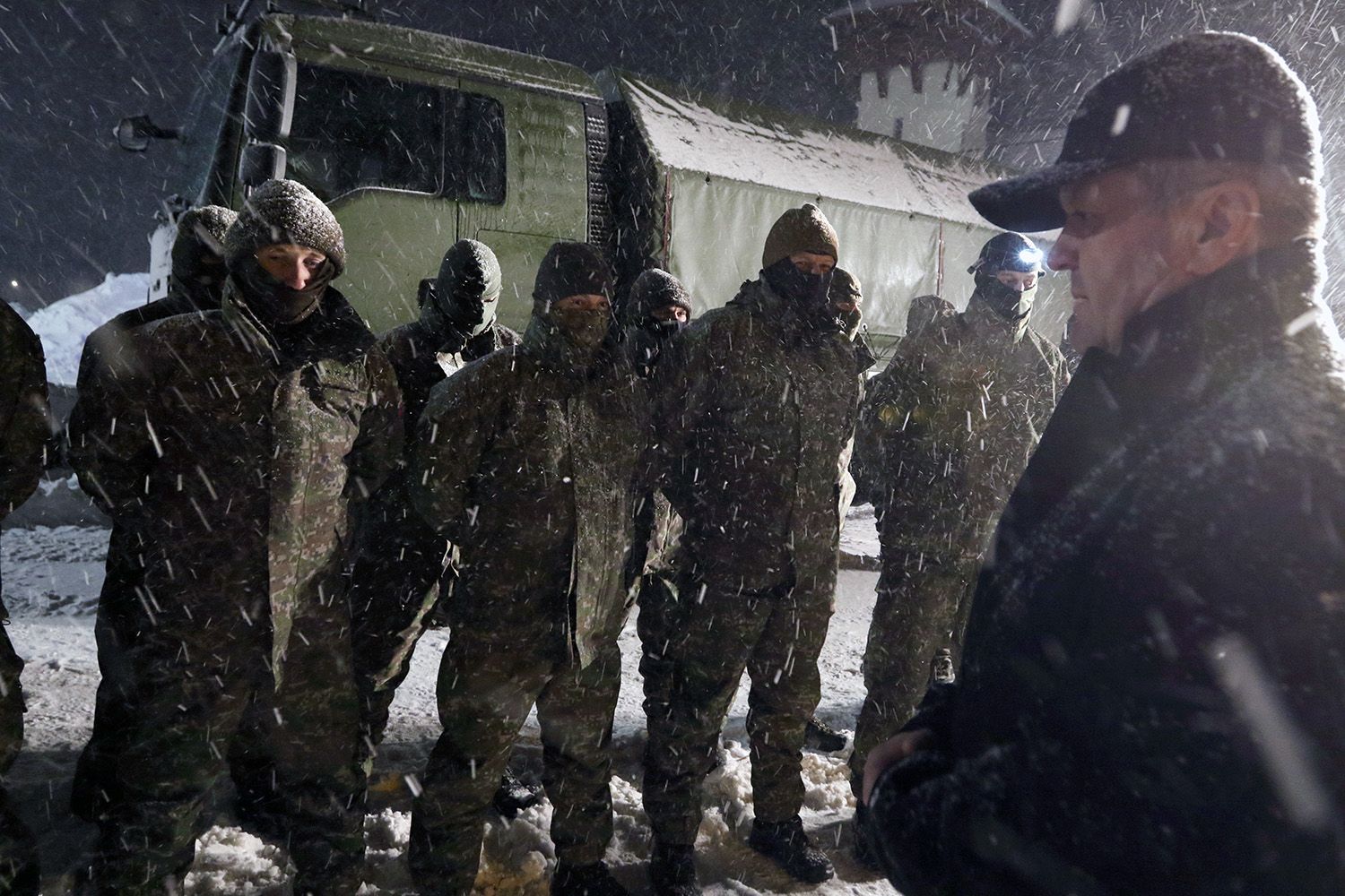Na sever Slovenska povolali armádu. Mimoriadna situácia bola kvôli snehovej kalamite vyhlásená v 46 obciach
