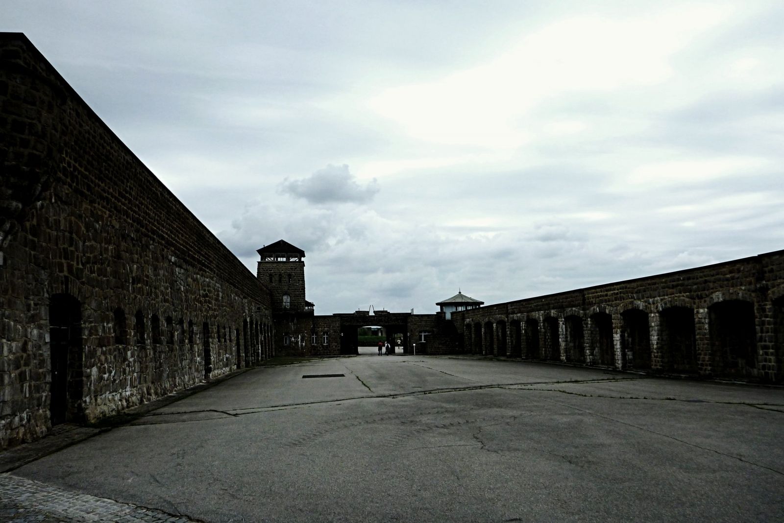Navštívili jsme koncentrační tábor Mauthausen, kde bylo zavražděno na 8 tisíc Čechů a Slováků