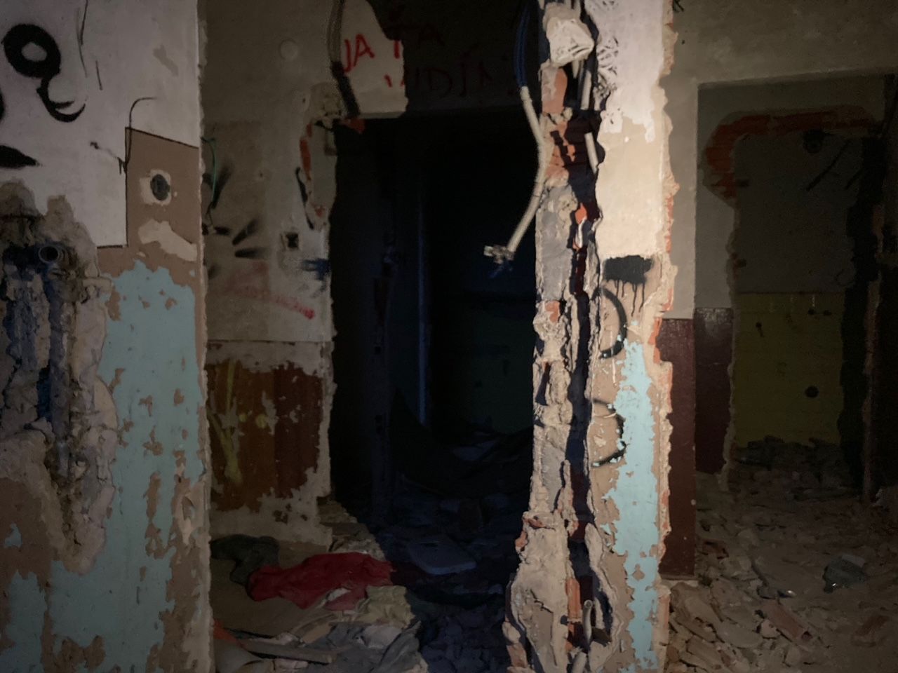 V Krvavých Šenkoch vraj doteraz kvôli hrôzostrašnej minulosti straší. Vybrali sme sa zistiť, čo je na tom pravdy (Reportáž)