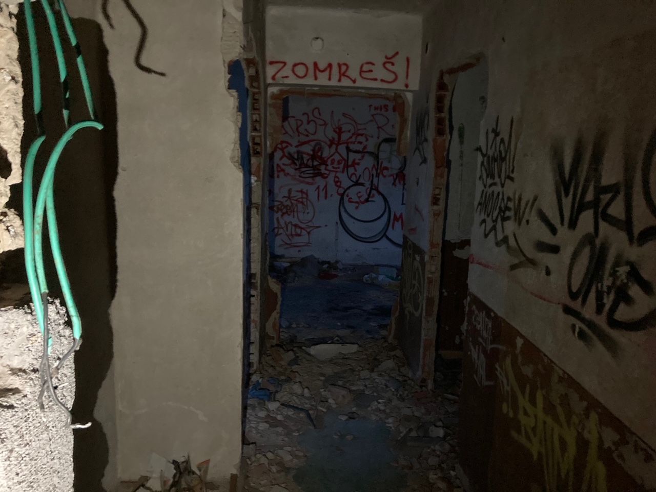 V Krvavých Šenkoch vraj doteraz kvôli hrôzostrašnej minulosti straší. Vybrali sme sa zistiť, čo je na tom pravdy (Reportáž)
