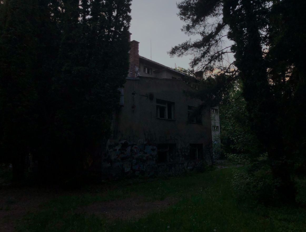 Borová hora: Kedysi tu stálo rituálne miesto našich predkov, dnes opustené sanatórium, v ktorom vraj straší. Čo je na tom pravdy?