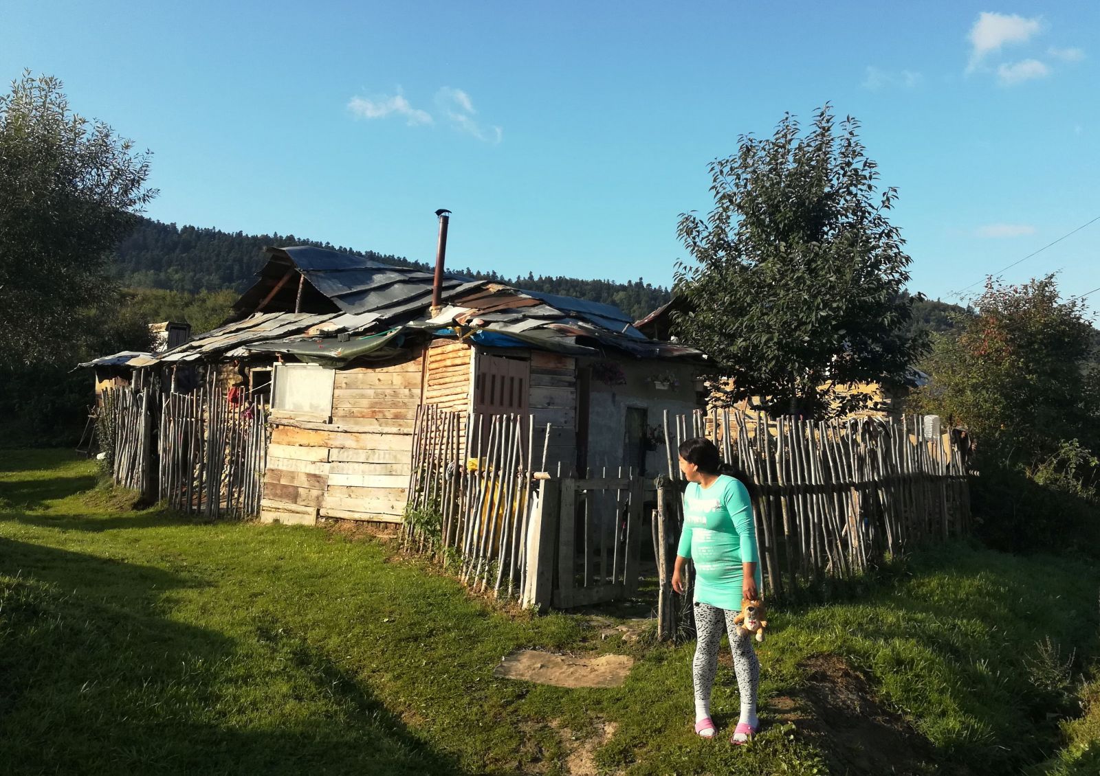 Nazreli sme do rómskych domov a boli sme prekvapení. Našli sme veselé interiéry, slušné bývanie, chuť stavať a pracovať