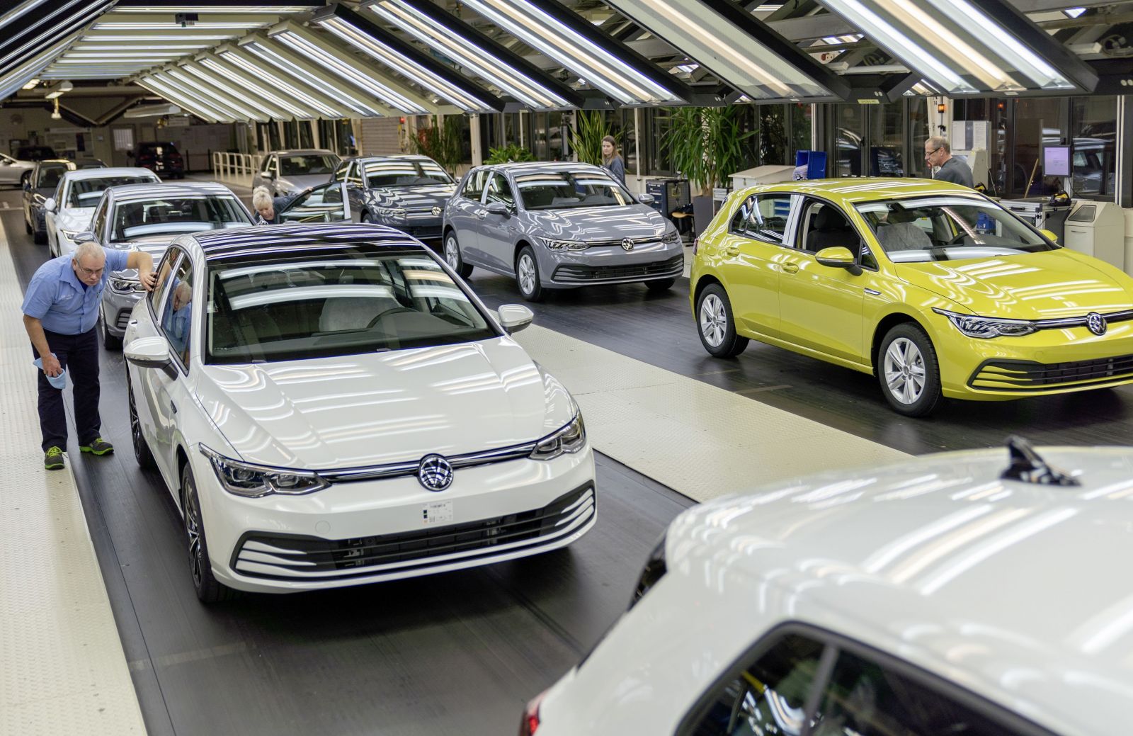 Volkswagen plánuje spustiť výrobu v Nemecku, Hyundai už tak učinil v českých Nošoviciach