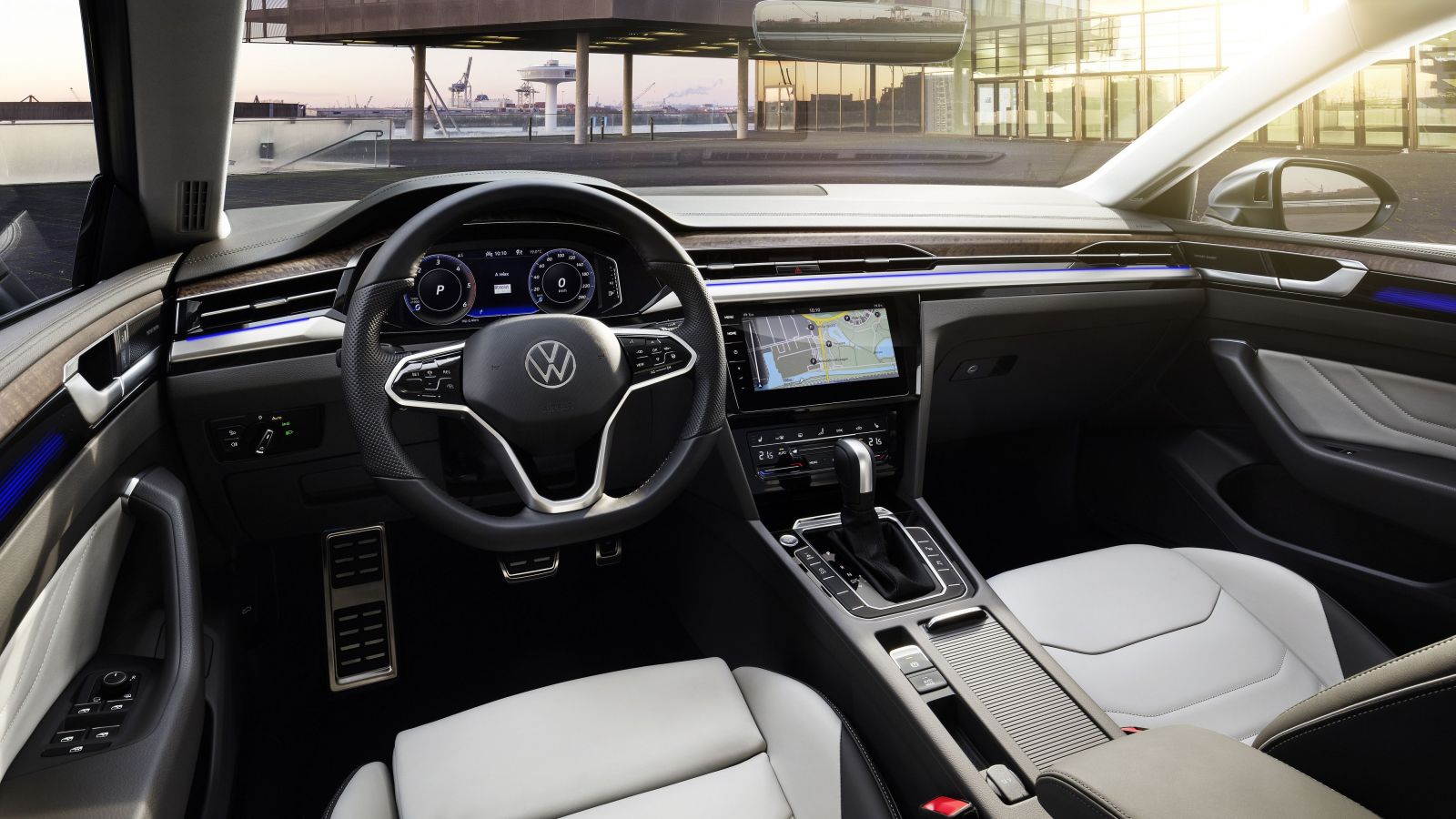 Najkrajší Volkswagen vstupuje na náš trh vo vynovenej podobe už aj ako štýové kombi. Koľko stojí?