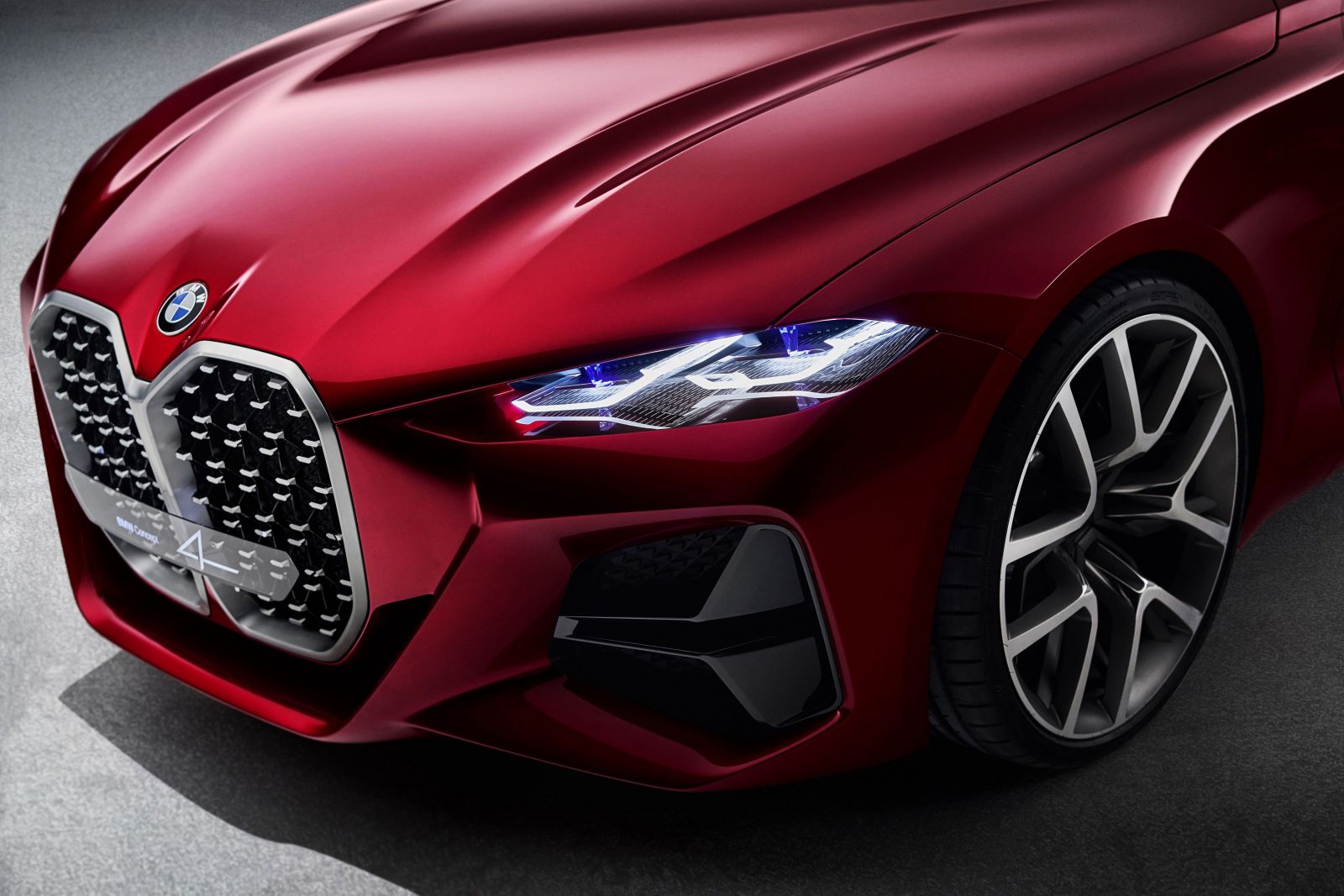BMW s obrovské ľadvinkami oslavuje v radoch zákazníkov veľký úspech. Prečo?