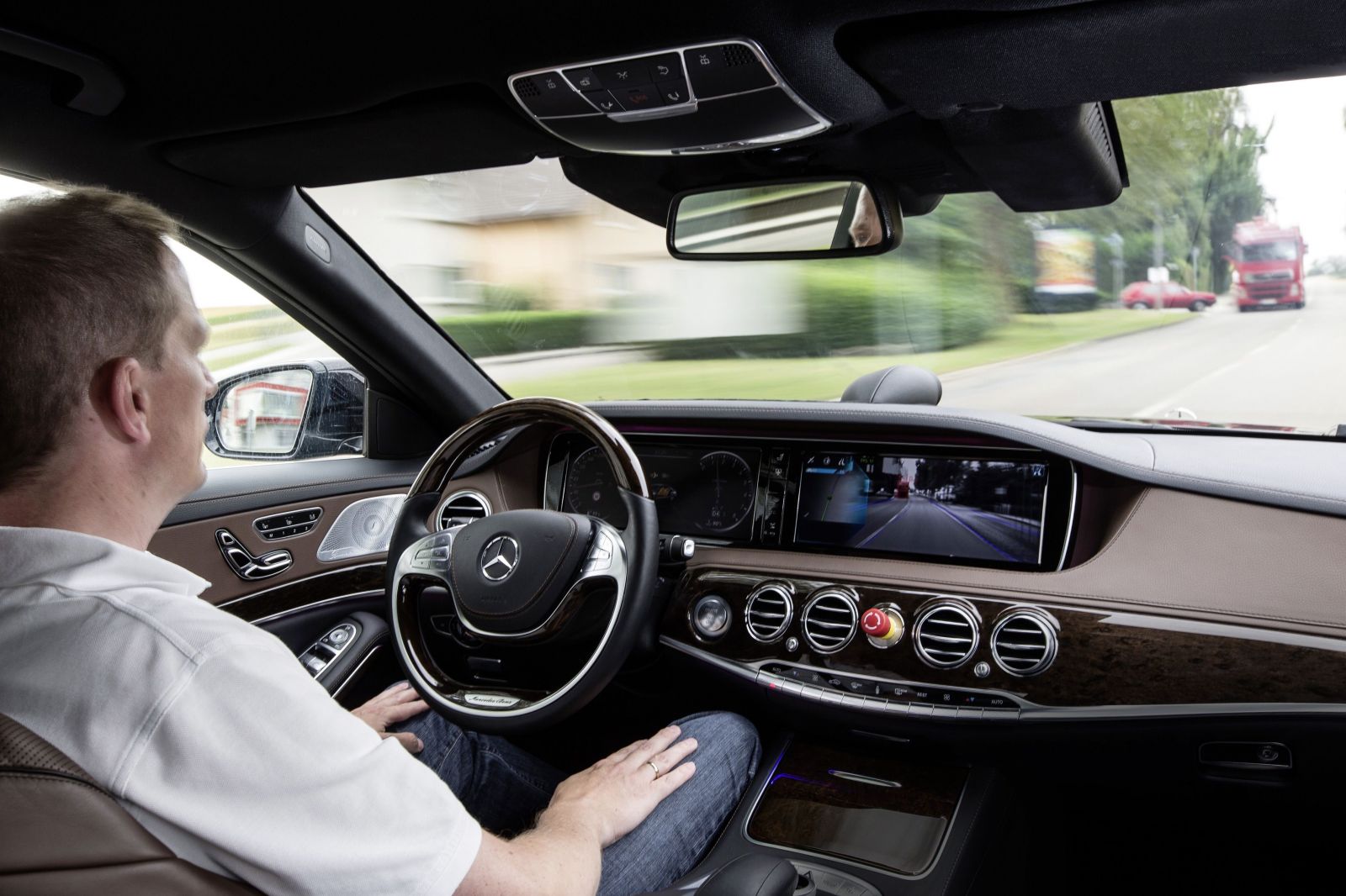 Aké sú jednotlivé úrovne autonómnej jazdy a dočkáme sa vôbec niekedy plnohodnotného autopilota?