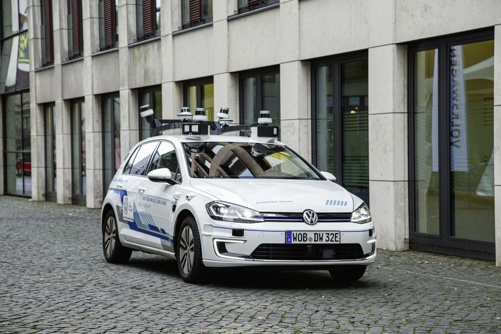 Aké sú jednotlivé úrovne autonómnej jazdy a dočkáme sa vôbec niekedy plnohodnotného autopilota?