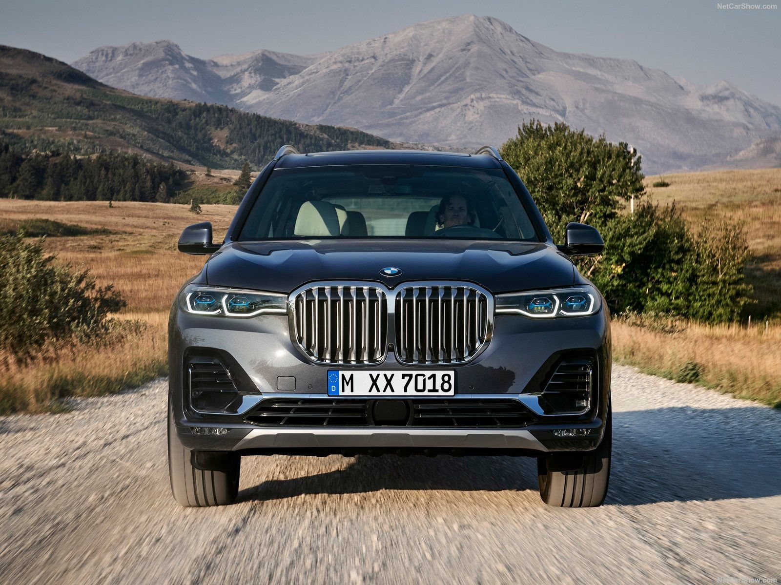 BMW s obrovské ľadvinkami oslavuje v radoch zákazníkov veľký úspech. Prečo?