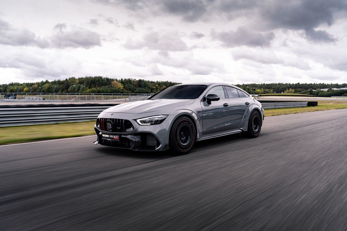 Brabus ukázal extrémny výtvor s výkonom 900 koní a cenou cez 400-tisíc €. Z 0-300 km/h dá pod 24 sekúnd!