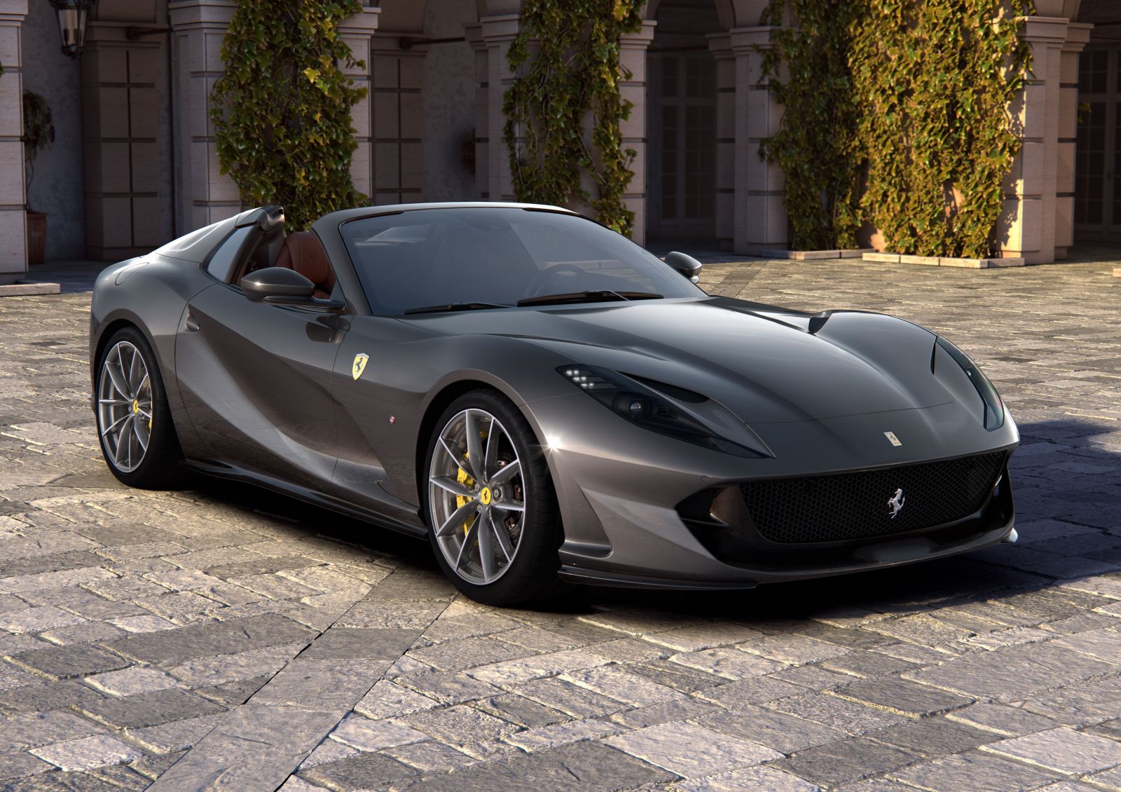 Ferrari prekvapivo odhaľuje až dve super rýchle novinky zároveň. Obe majú na krku rekordy