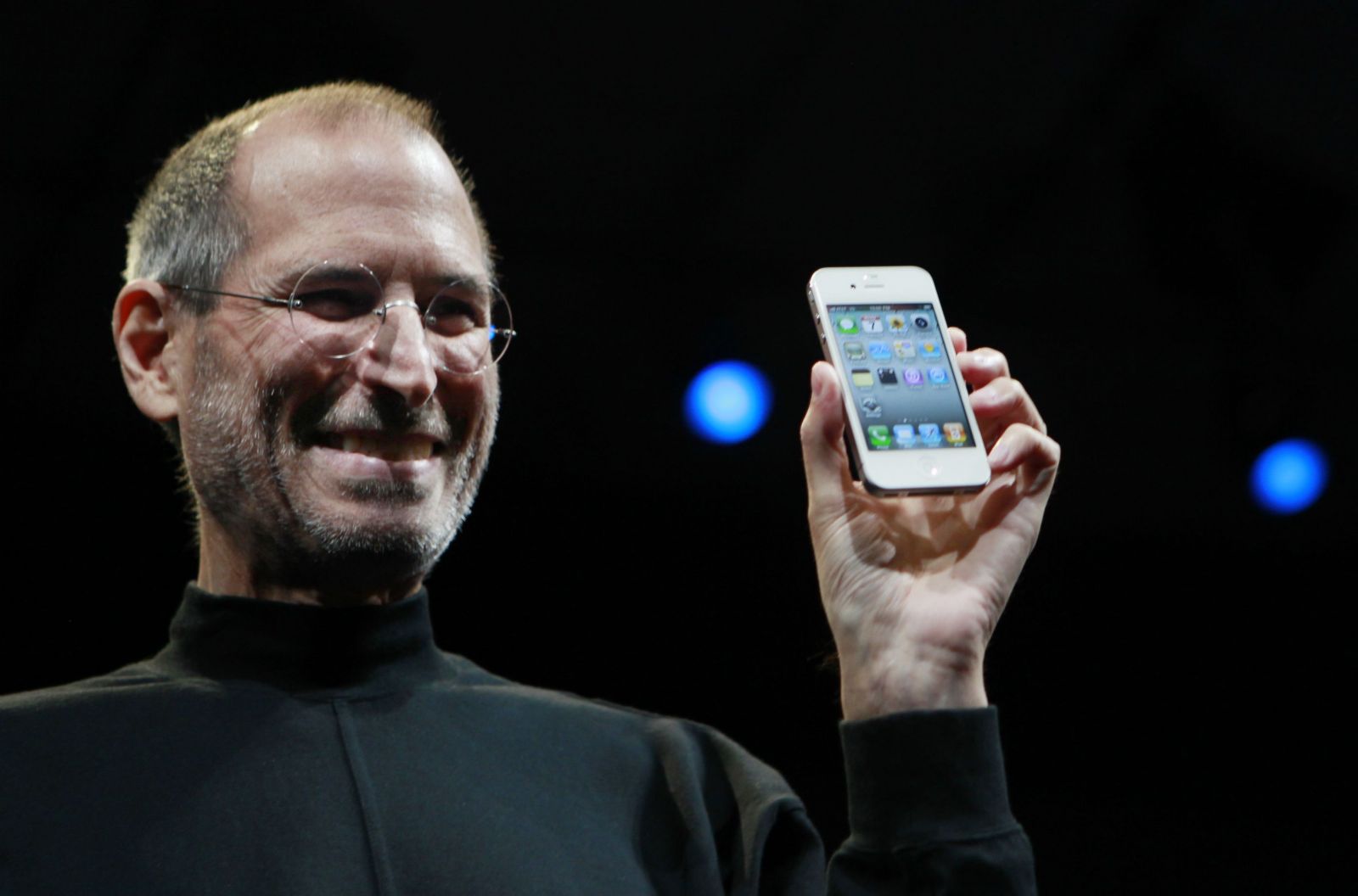 Presne pred 13 rokmi Steve Jobs predstavil prvý iPhone. Priniesol dotykový displej a jeho aplikácie ľudí odnaučili kradnúť