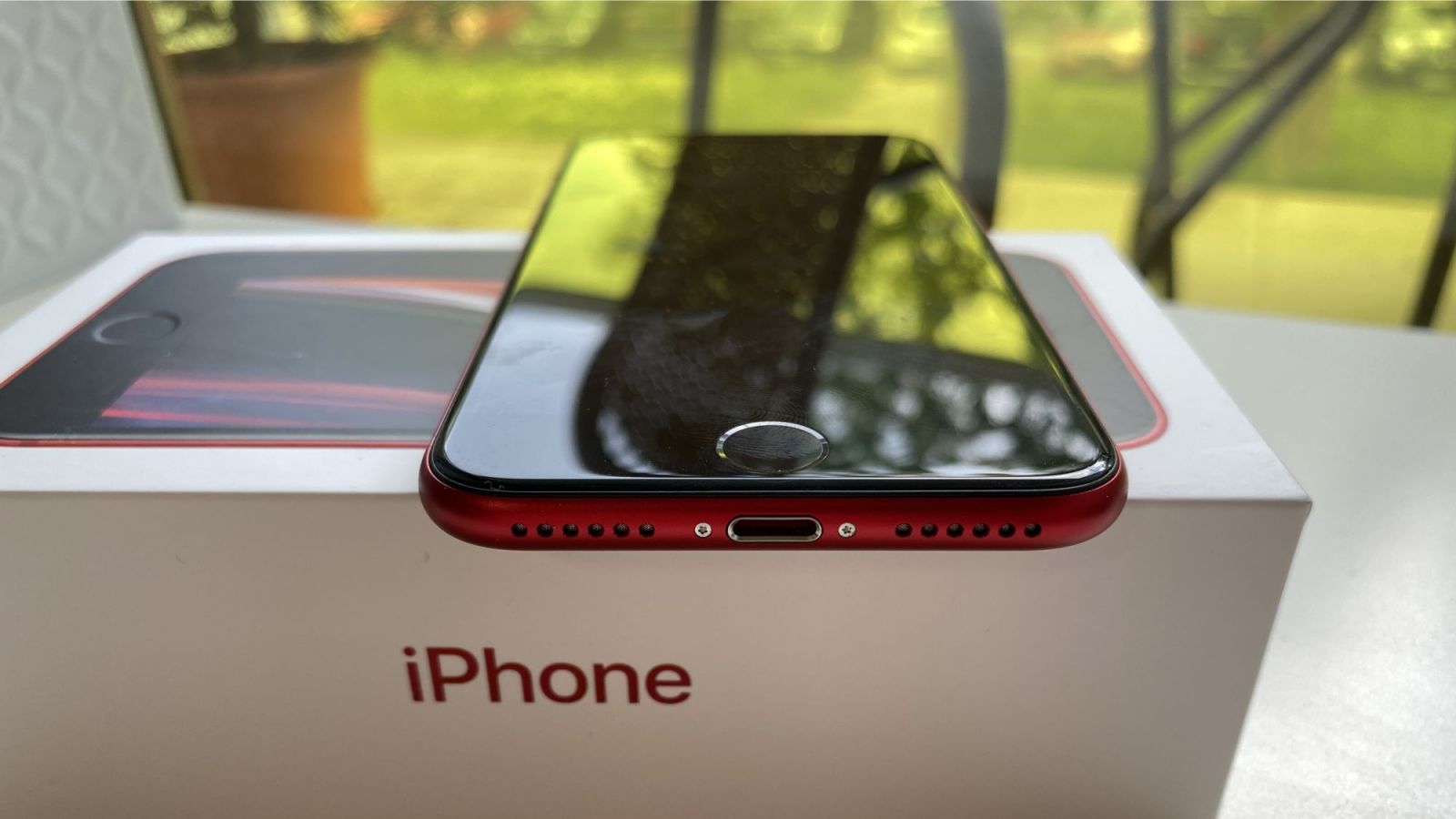 Nový Apple iPhone SE (2020) bude opäť predajný trhák. Vieme však, čo je jeho najväčšia slabina (Recenzia)