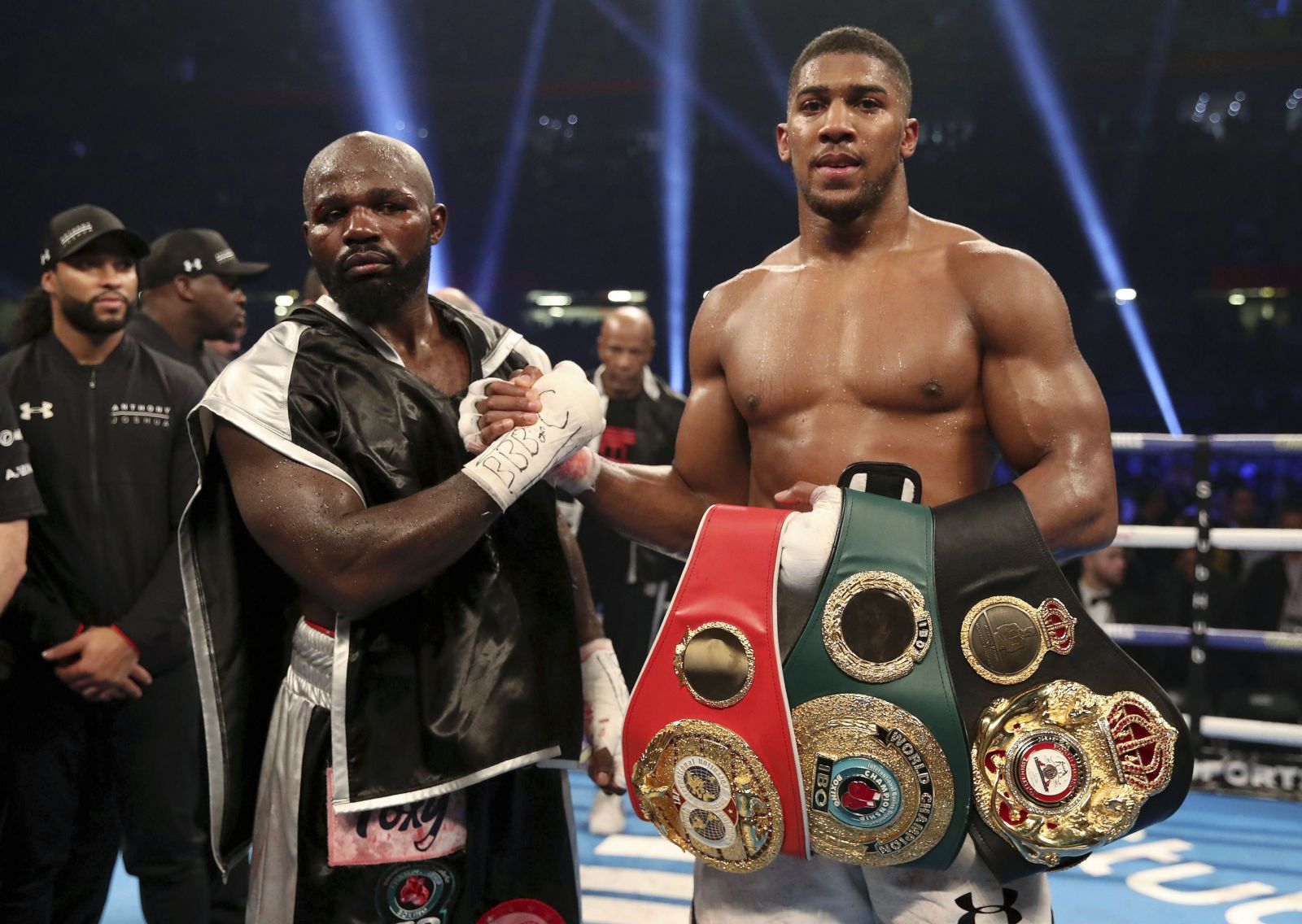 Britániu čakajú najväčšie zápasy boxerskej histórie. Anthony Joshua a Tyson Fury sa dohodli rovno aj na odvete