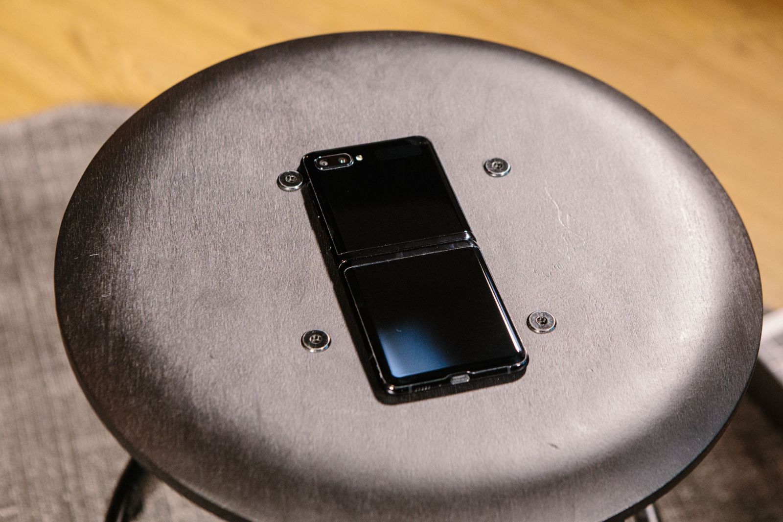 Budúcnosť je tu. Vyskúšali sme Samsung Galaxy Z Flip so skladacím displejom (Recenzia)