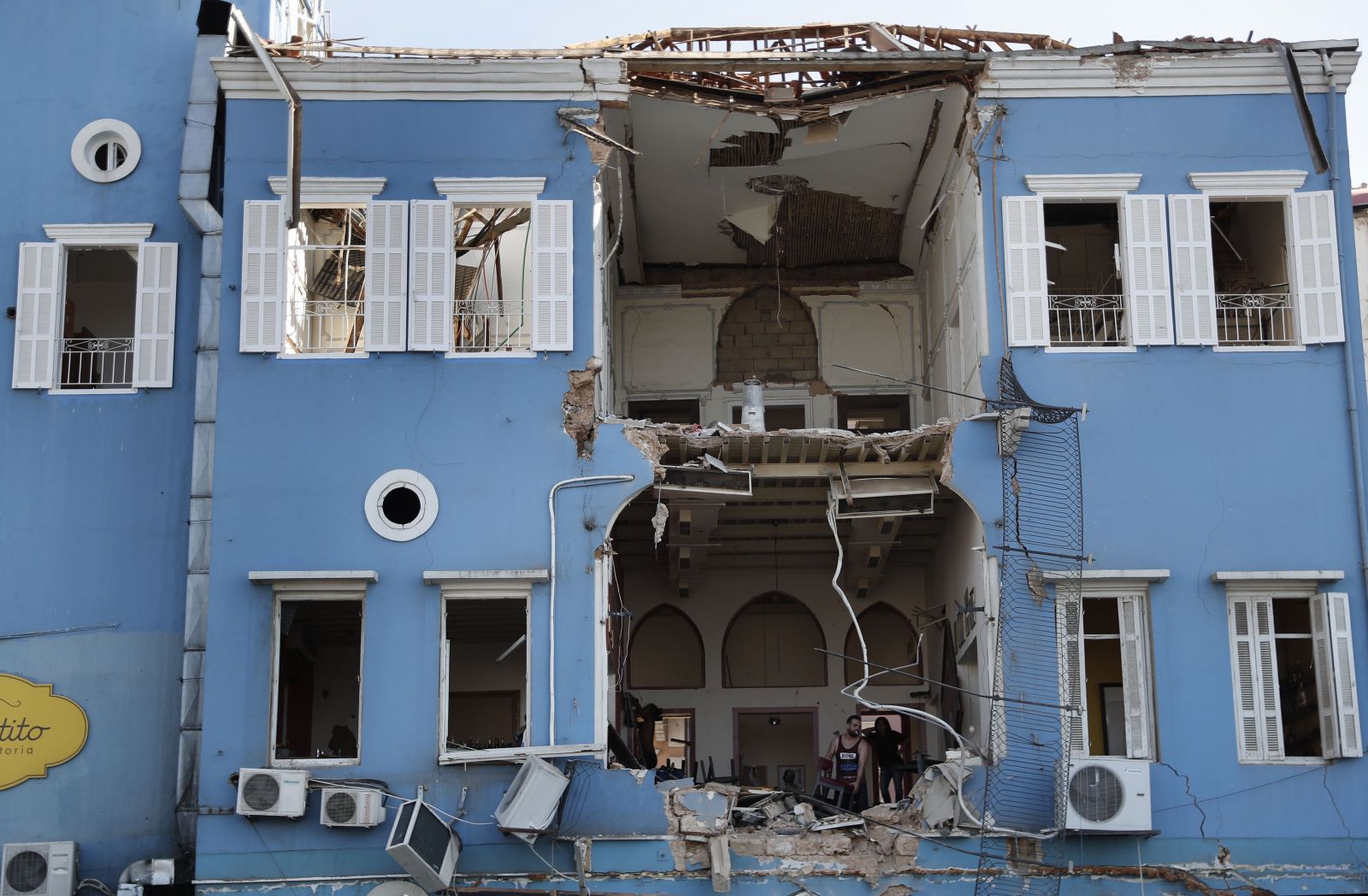 Bejrút dva dni po explózii: už 157 obetí a 5 000 zranených, škody bude krízou zmietaná krajina odstraňovať roky (FOTO)