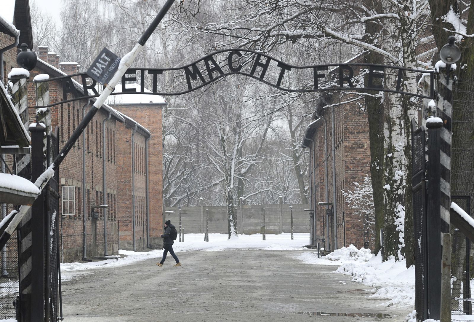 Svet si dnes pripomína 75 rokov od oslobodenia koncentračného tábora v Osvienčime