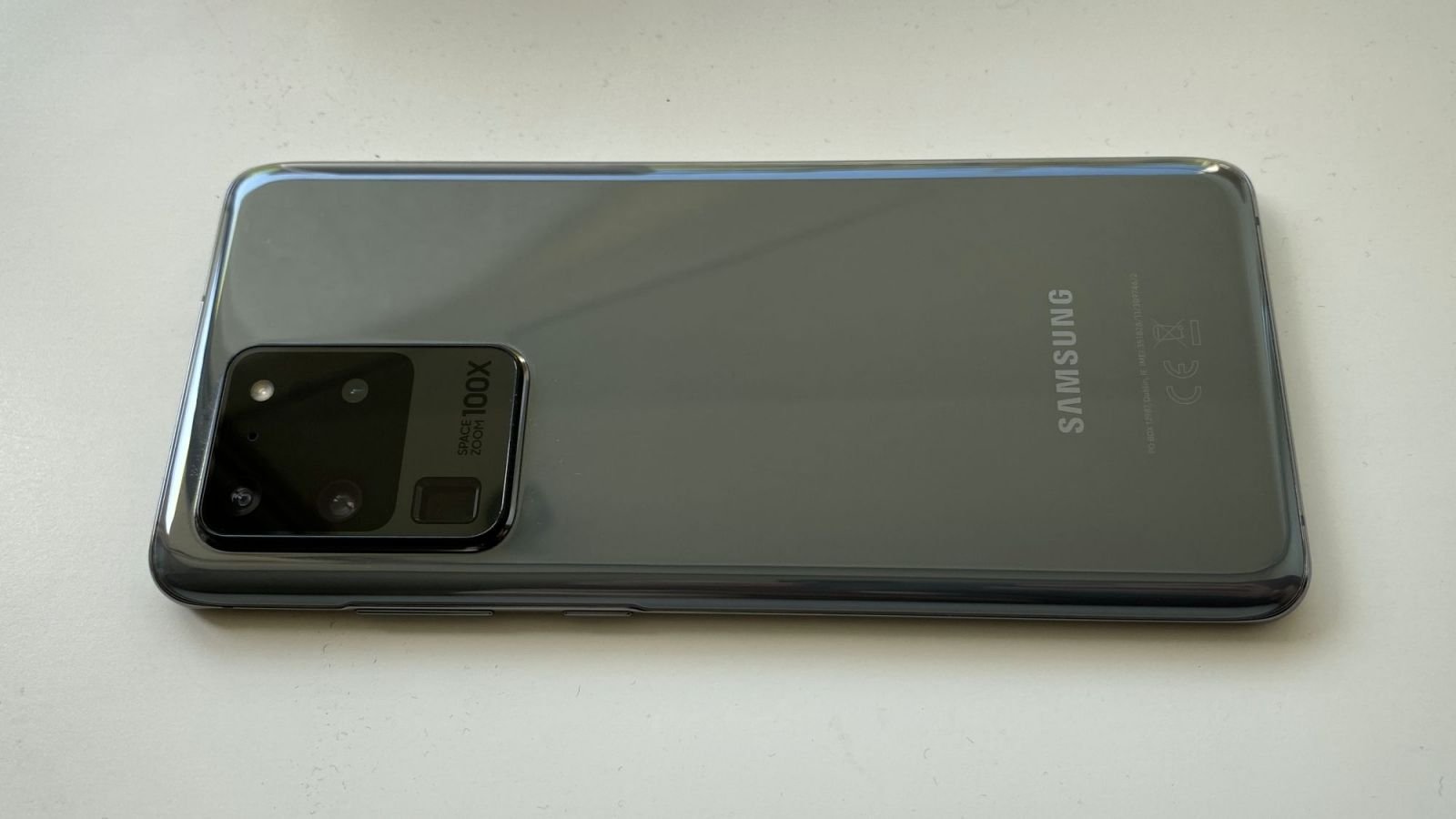 Vyskúšali sme Samsung Galaxy S20 Ultra 5G. Telefón, ktorý má foťák s unikátnym 100-násobným zoomom (Recenzia)