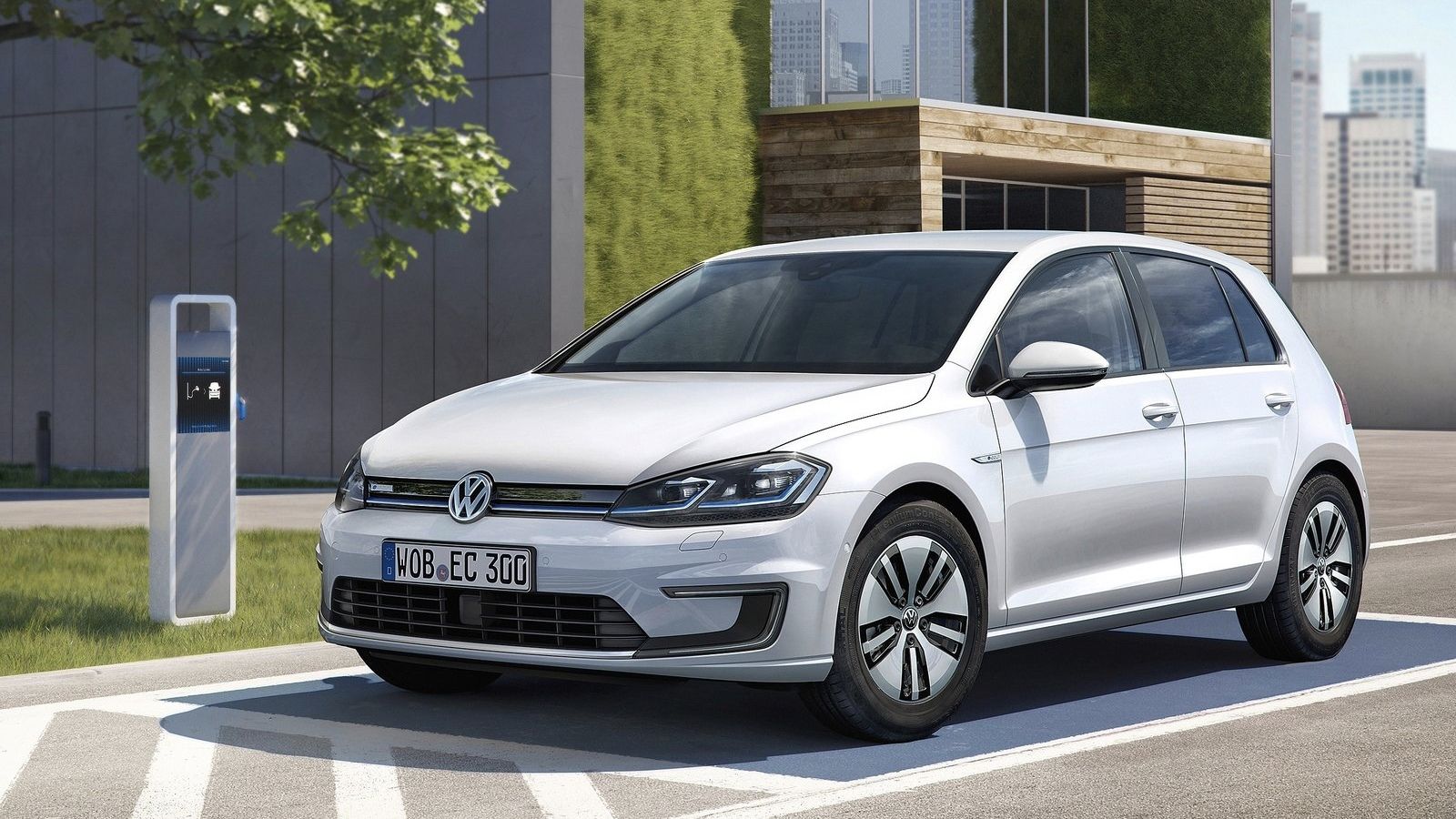 Toto sú elektromobily, ktoré si môžeš kúpiť už v tomto roku. Niektoré stoja pod 30-tisíc eur