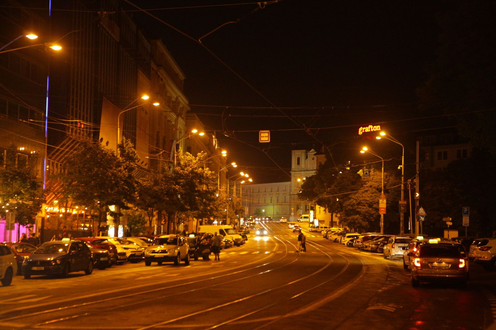 Taxikari v centre mesta