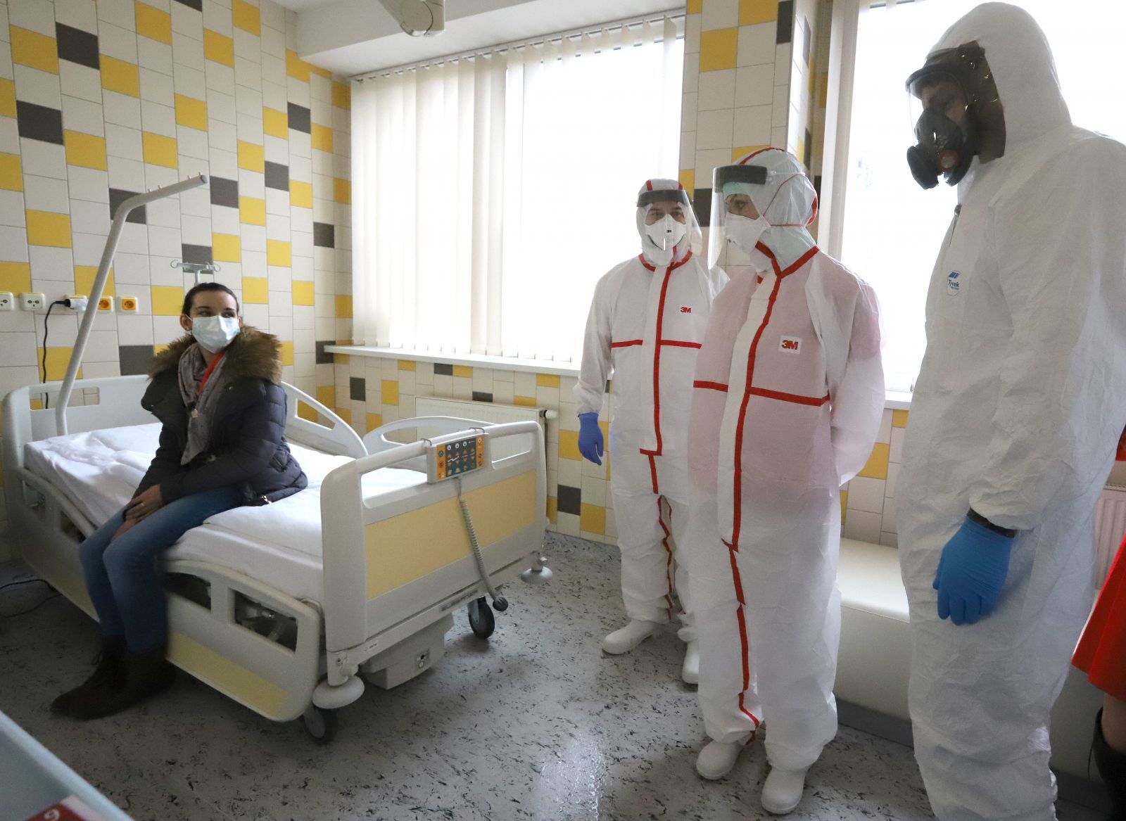 Další velká změna: V Česku je v nemocnici 108 nakažených, ne 150, jak ministerstvo ráno uvádělo