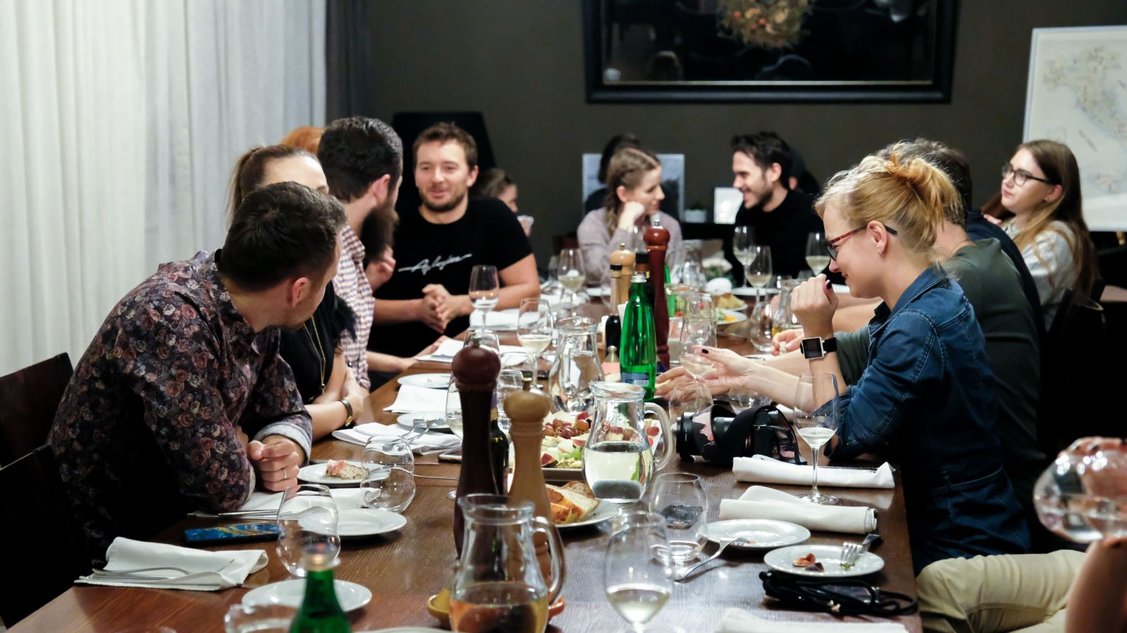 Nejlepší večeře je ta, kterou si vychutnáváš s přáteli. Navíc díky tomu můžeš udělat dobrý skutek