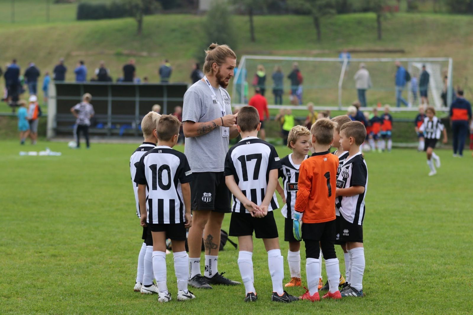Tréner 8-ročných chlapcov v FC Petržalka stanovil jasné pravidlá, ktoré musia rešpektovať aj rodičia (Rozhovor)