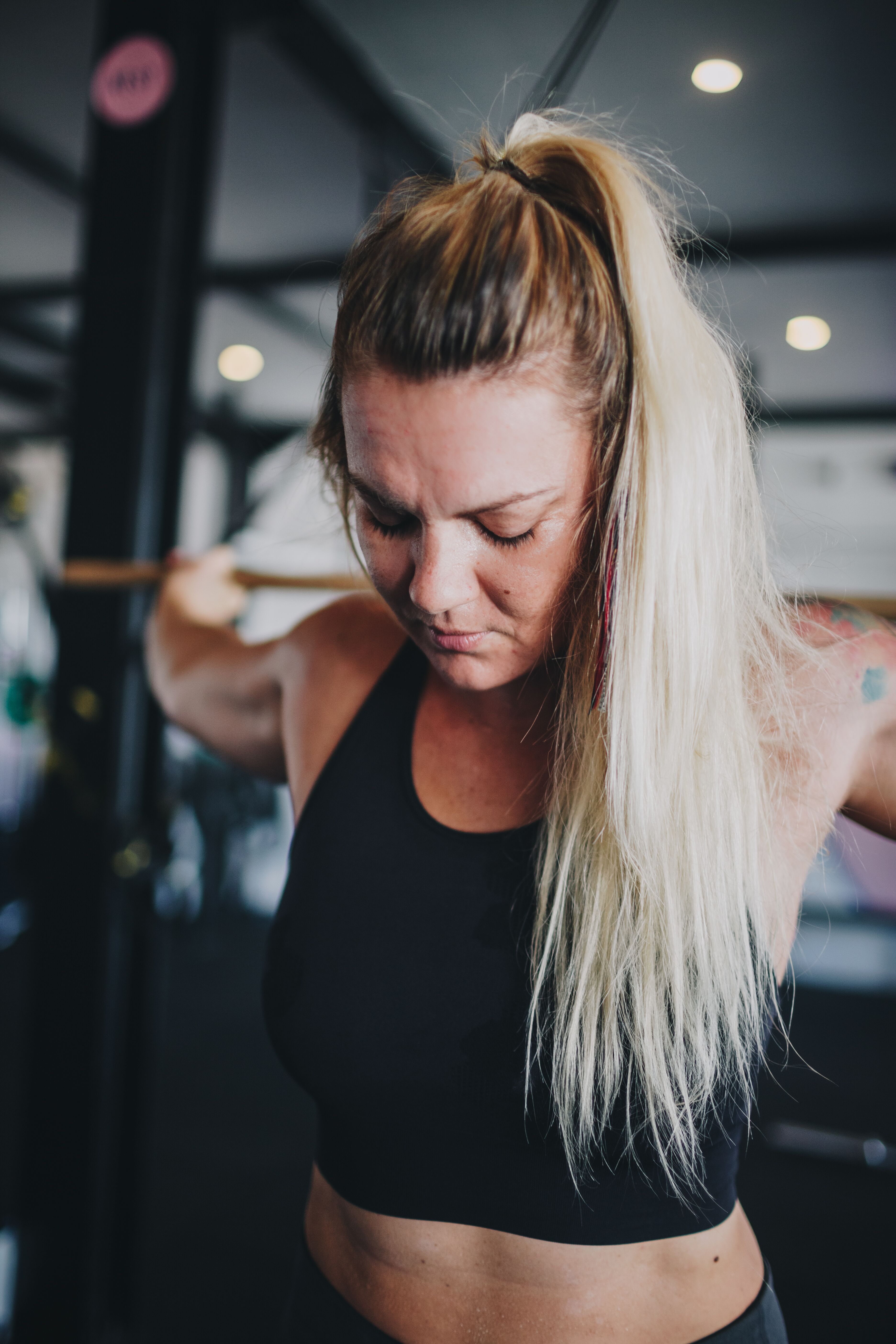 Slovenka Gabriela surfuje a trénuje CrossFit na ostrove Bali, odkiaľ motivuje tisícky ľudí